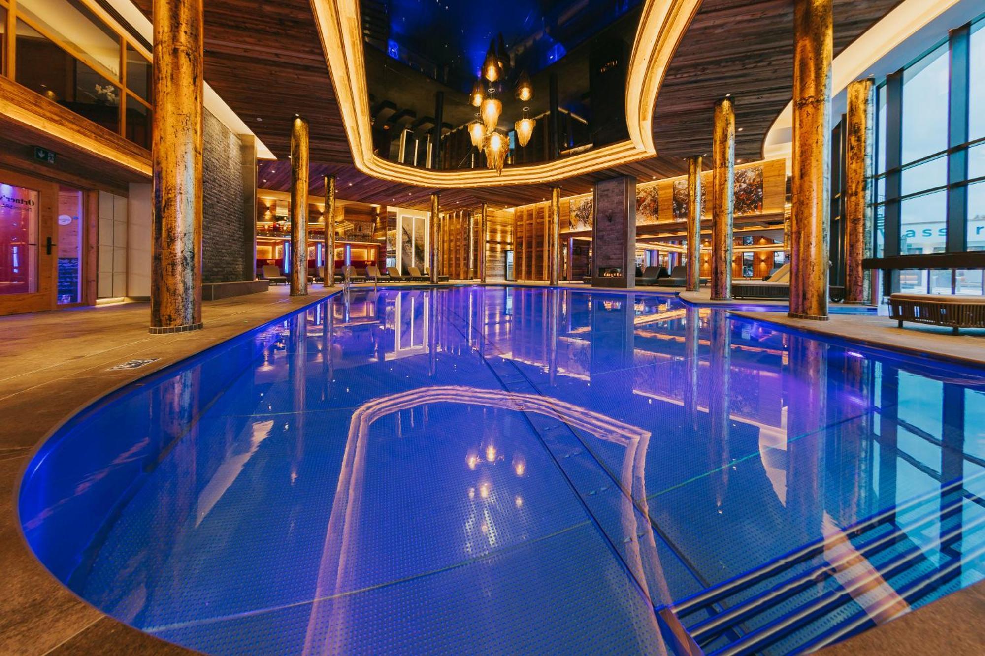 Ortner'S Resort Bad Füssing エクステリア 写真 The pool at the Aqua Dome