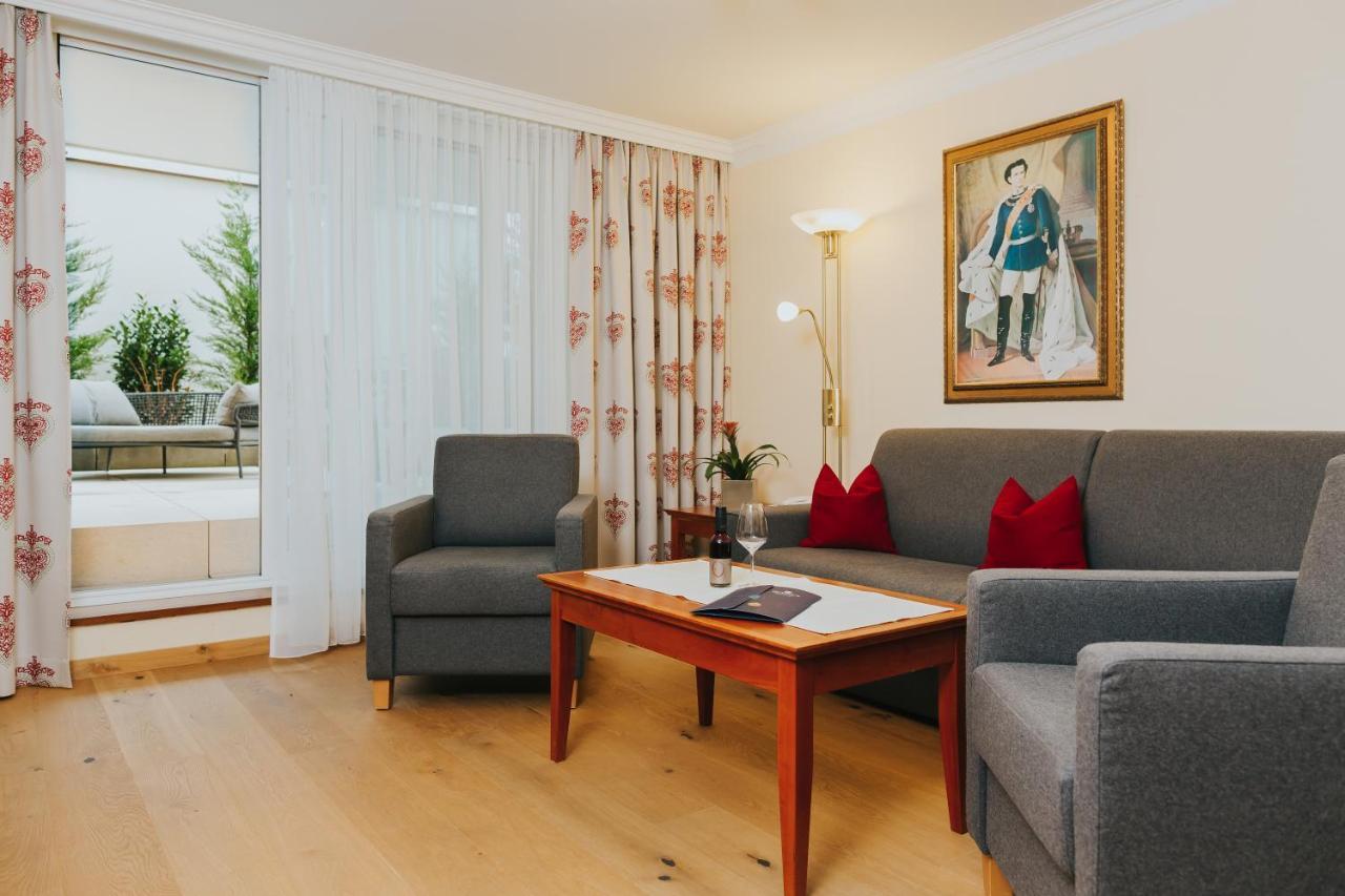 Ortner'S Resort Bad Füssing エクステリア 写真 A living room
