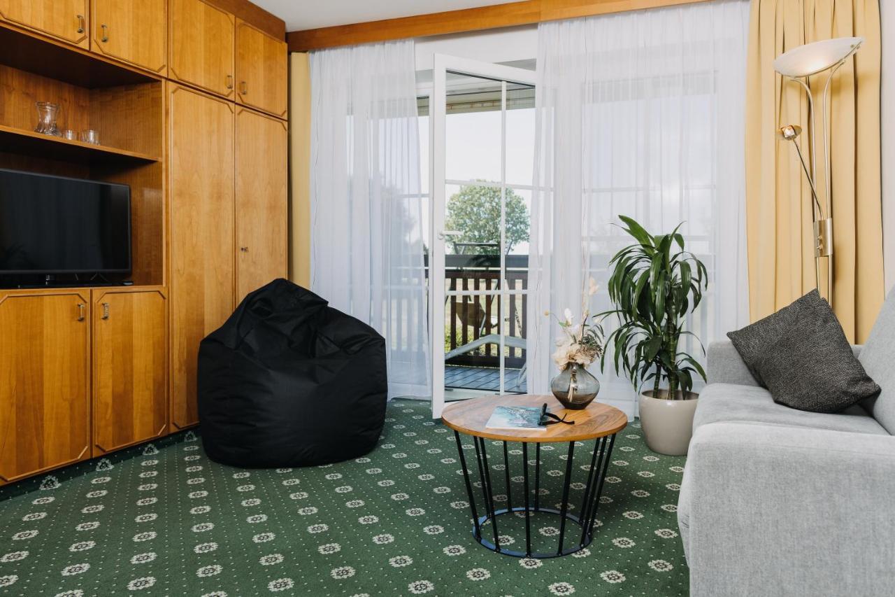 Ortner'S Resort Bad Füssing エクステリア 写真 A room at the hotel
